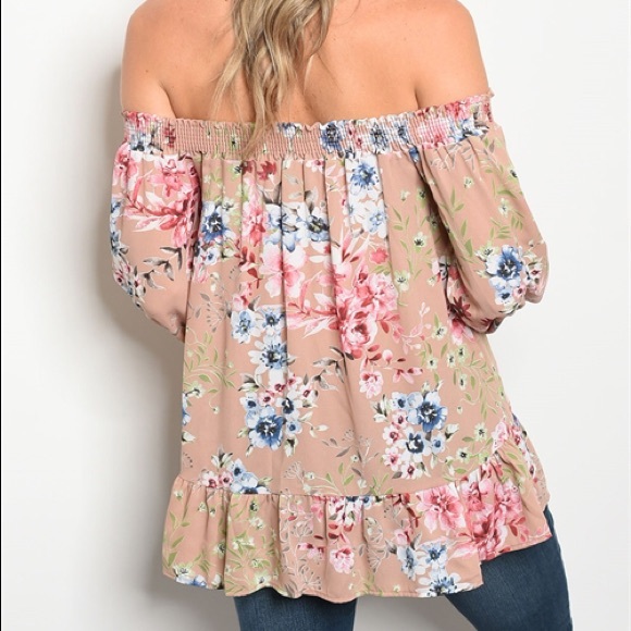 LAST 1⭐️Off the shoulder floral top - Picture 3 of 6